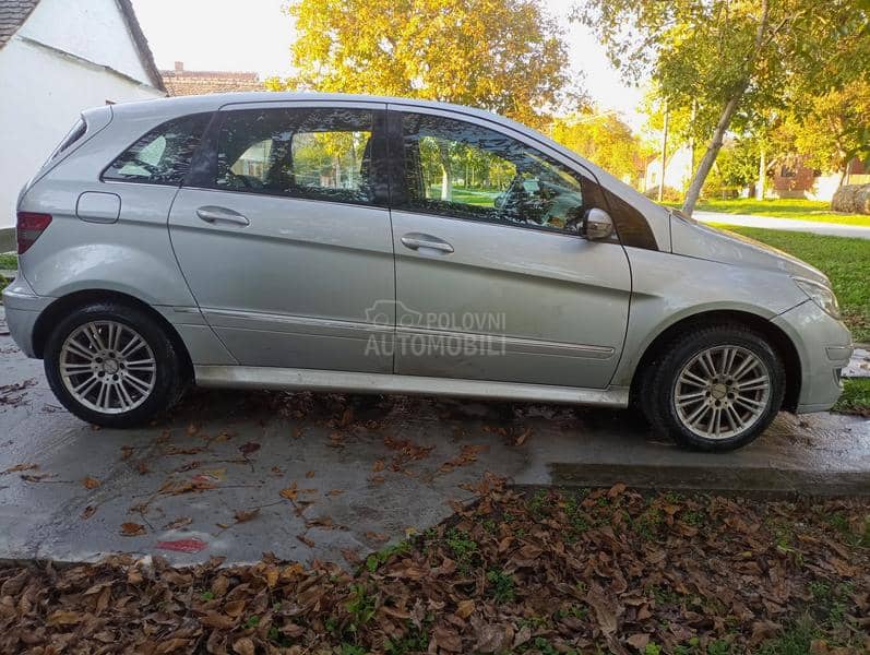 Mercedes Benz B 200 