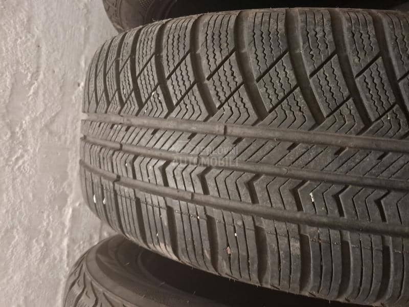 Bridgestone 205/55 R16 Zimska