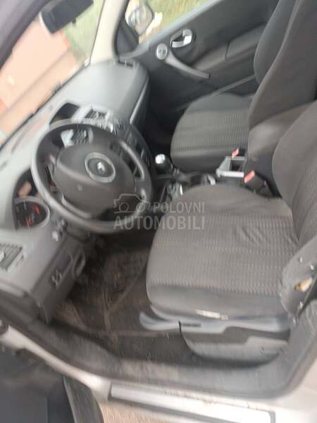 Renault Megane 2006. god. -  kompletan auto u delovima