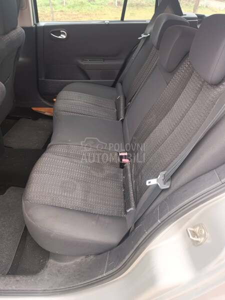 Renault Megane 2006. god. -  kompletan auto u delovima