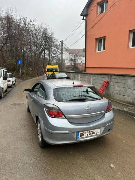 Opel Astra H GTC