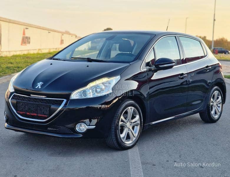 Peugeot 208 L.E.D N A V I