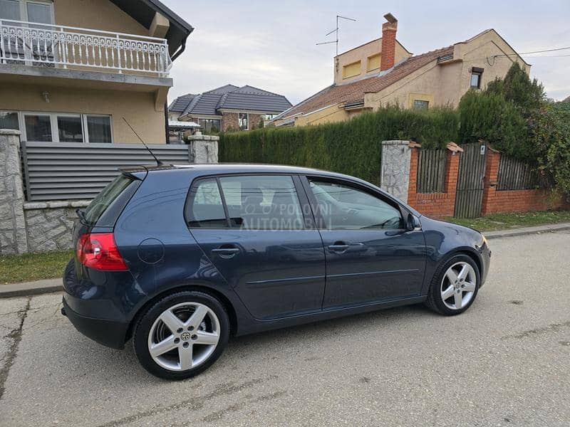 Volkswagen Golf 5 1.9 tdi BLUEMOTION