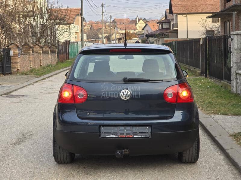 Volkswagen Golf 5 1.9 tdi BLUEMOTION