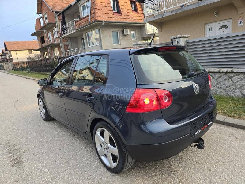 Volkswagen Golf 5 1.9 tdi BLUEMOTION