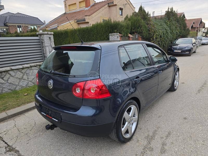 Volkswagen Golf 5 1.9 tdi BLUEMOTION