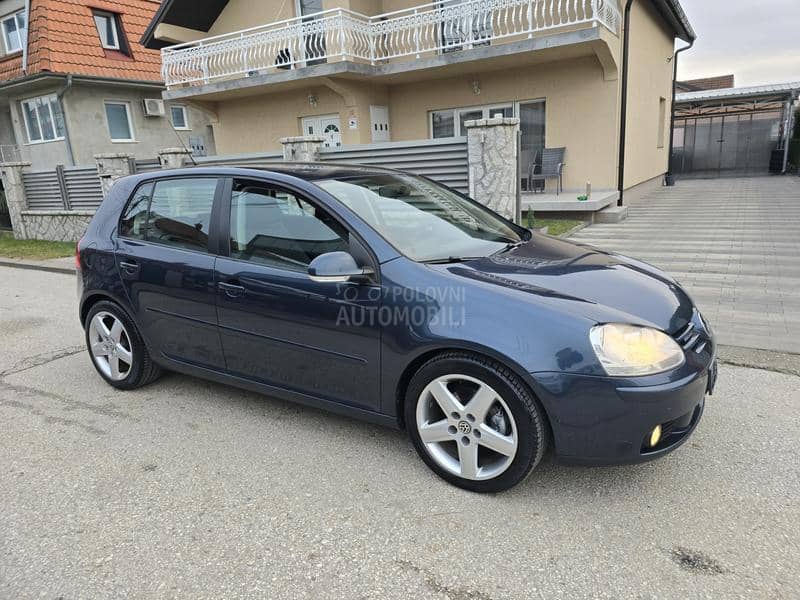 Volkswagen Golf 5 1.9 tdi BLUEMOTION