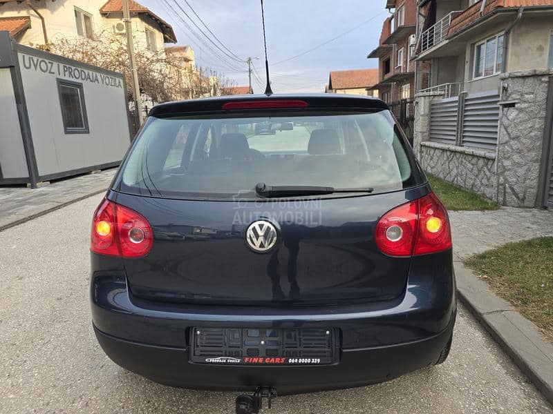 Volkswagen Golf 5 1.9 tdi BLUEMOTION