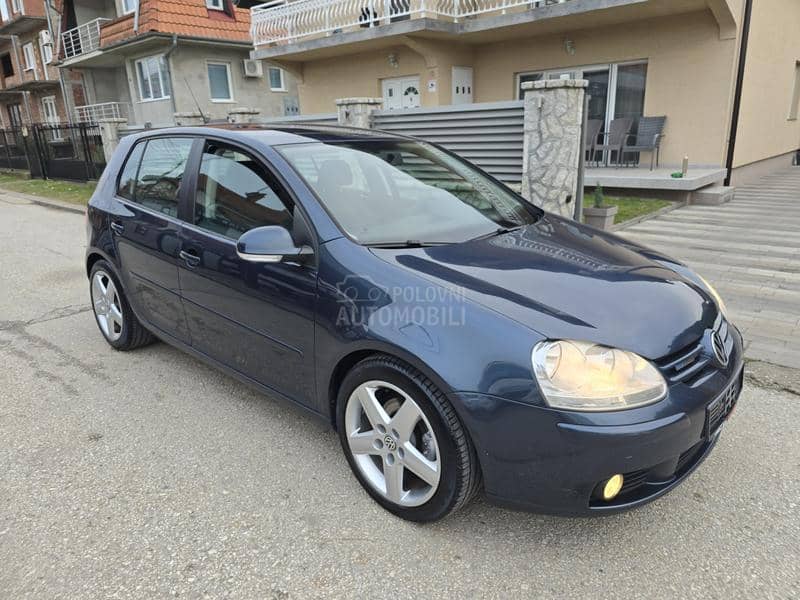 Volkswagen Golf 5 1.9 tdi BLUEMOTION