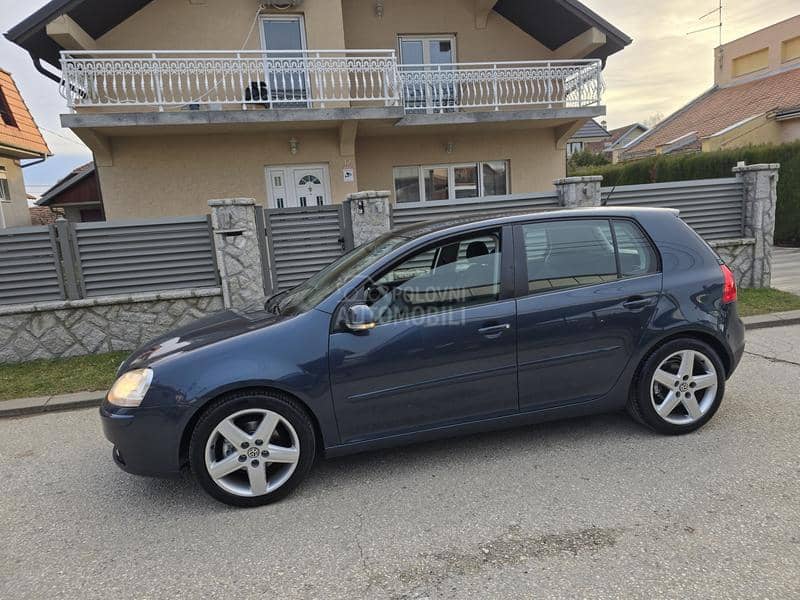 Volkswagen Golf 5 1.9 tdi BLUEMOTION