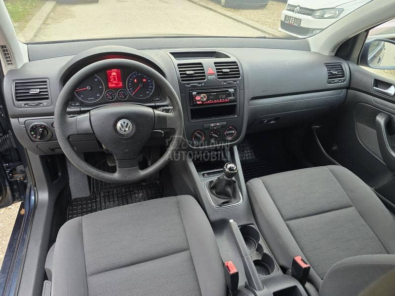 Volkswagen Golf 5 1.9 tdi BLUEMOTION