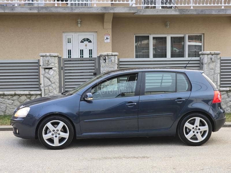 Volkswagen Golf 5 1.9 tdi BLUEMOTION