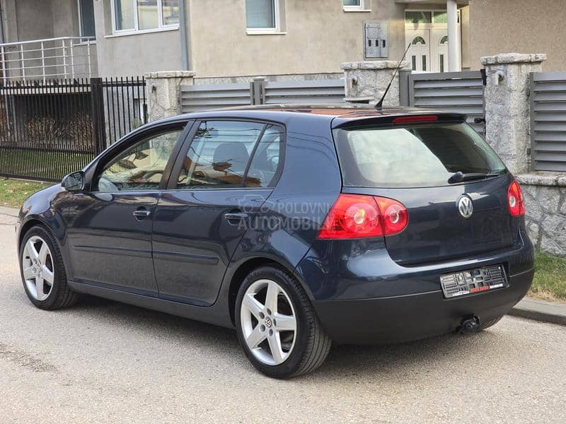 Volkswagen Golf 5 1.9 tdi BLUEMOTION