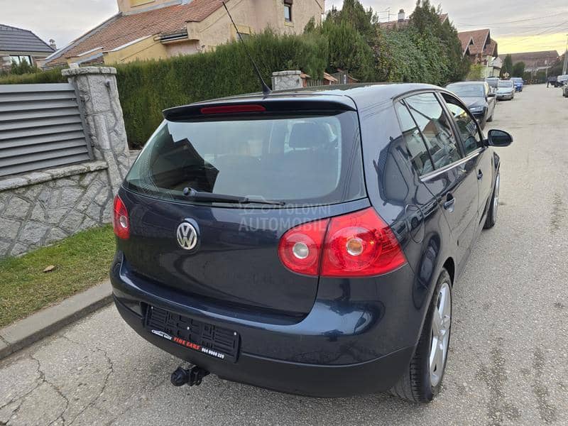 Volkswagen Golf 5 1.9 tdi BLUEMOTION