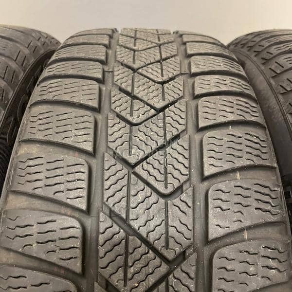 Pirelli 205/50 R17 Zimska