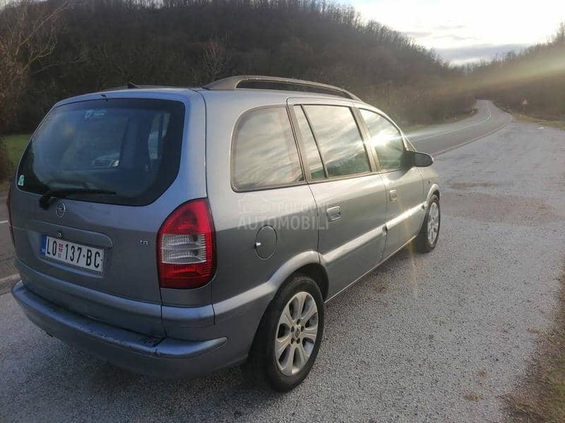 Opel Zafira 