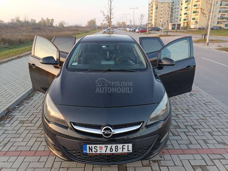 Opel Astra J 