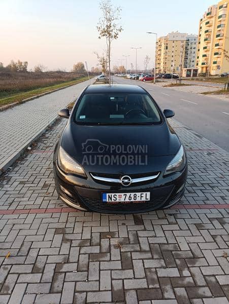 Opel Astra J 