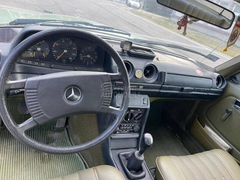 Mercedes Benz W123 2400