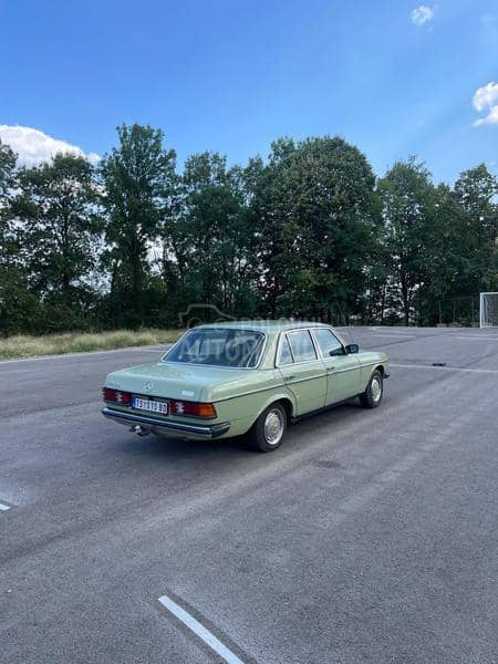 Mercedes Benz W123 2400