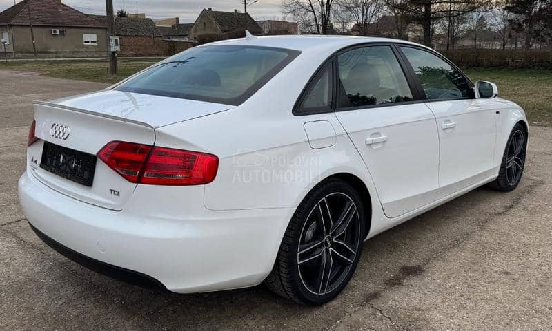 Audi A4 2.0TDI S LINE NOV