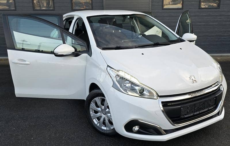 Peugeot 208 1.2b N.O.V