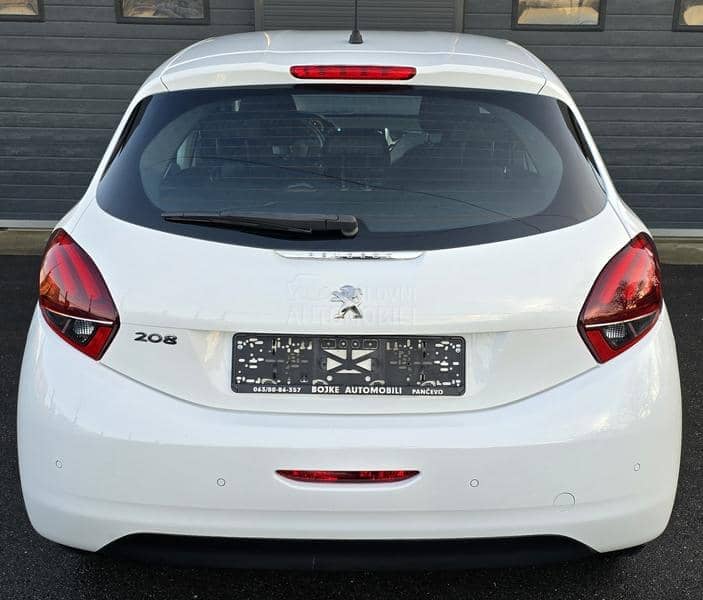 Peugeot 208 1.2b N.O.V