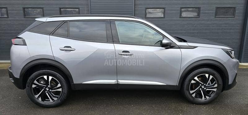 Peugeot 2008 1.2b ALLURE