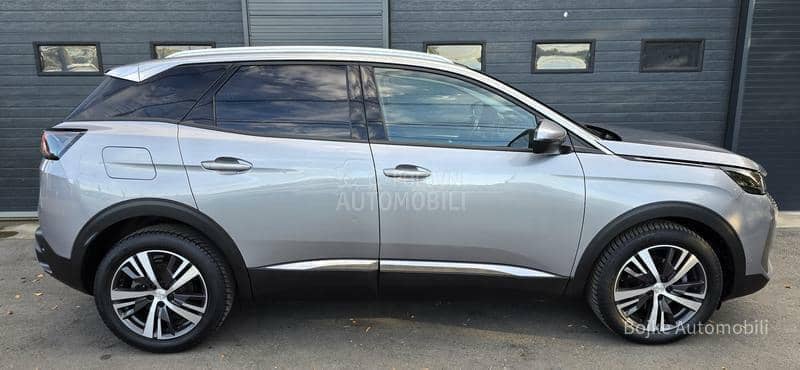 Peugeot 3008 1.2b ALLURE