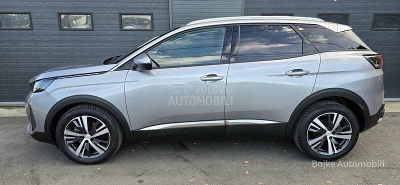 Peugeot 3008 1.2b ALLURE