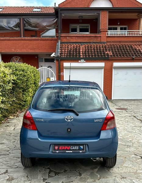 Toyota Yaris VVT I LUNA CH