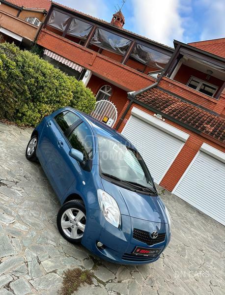 Toyota Yaris VVT I LUNA CH