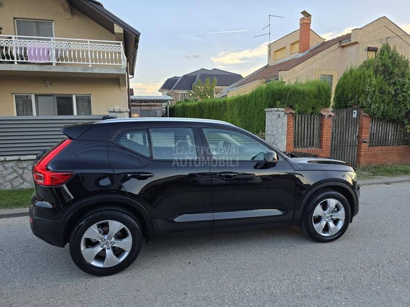 Volvo XC40 2.0 D4 momentum