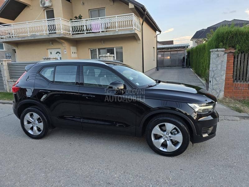 Volvo XC40 2.0 D4 momentum