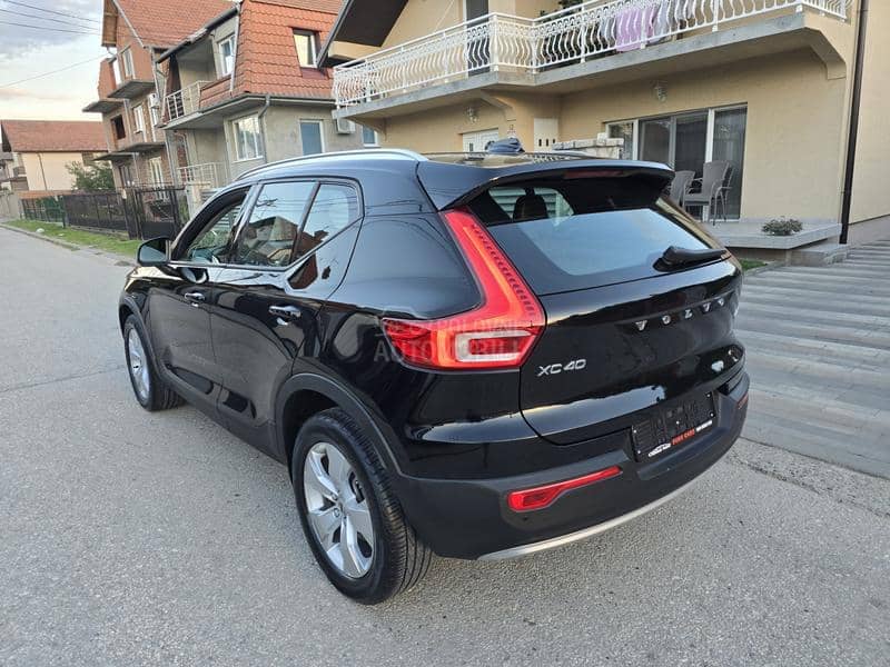 Volvo XC40 2.0 D4 momentum