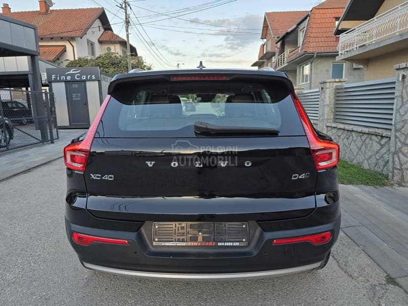 Volvo XC40 2.0 D4 momentum