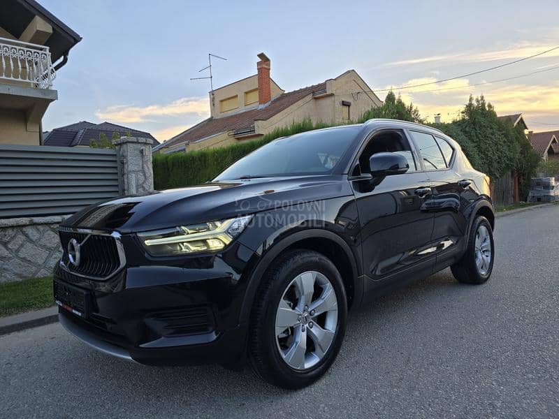 Volvo XC40 2.0 D4 momentum