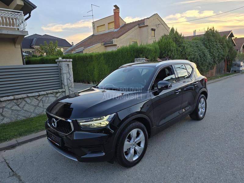 Volvo XC40 2.0 D4 momentum