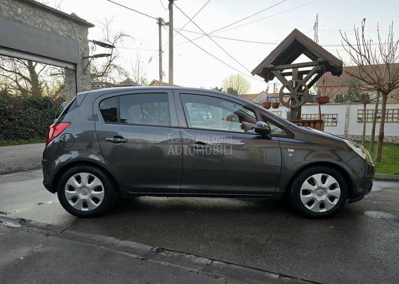 Opel Corsa D 1.2 EDITION 111