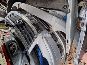 Prednji branik za Volkswagen Touran od 2005. do 2009. god.
