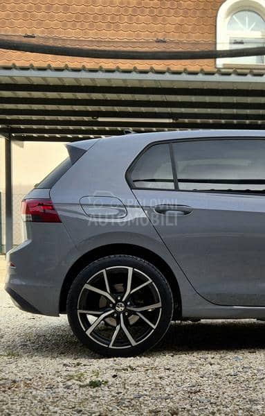 Volkswagen Golf 8 1.5 metan DSG