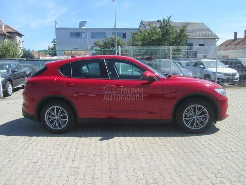 Alfa Romeo Stelvio 2.2t Business Q4