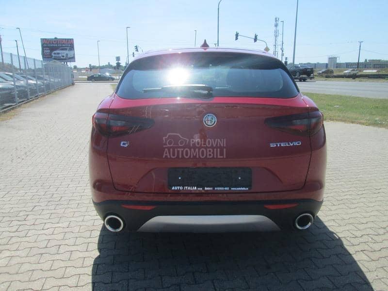 Alfa Romeo Stelvio 2.2t Business Q4