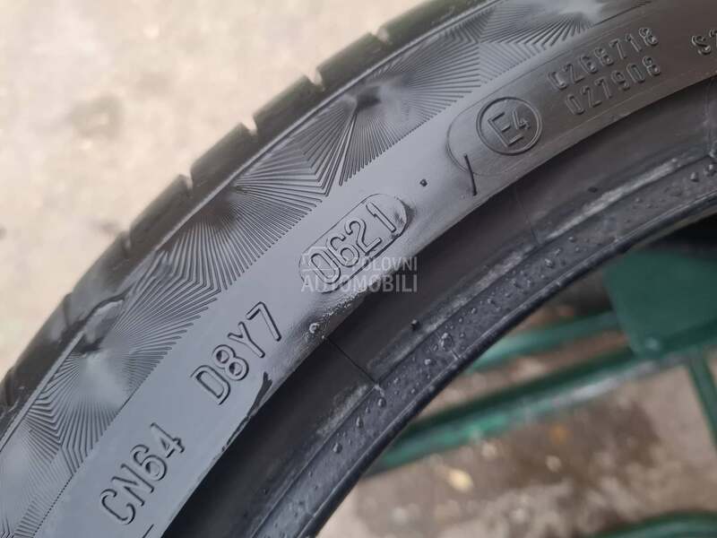 Continental 215/40 R17 Letnja