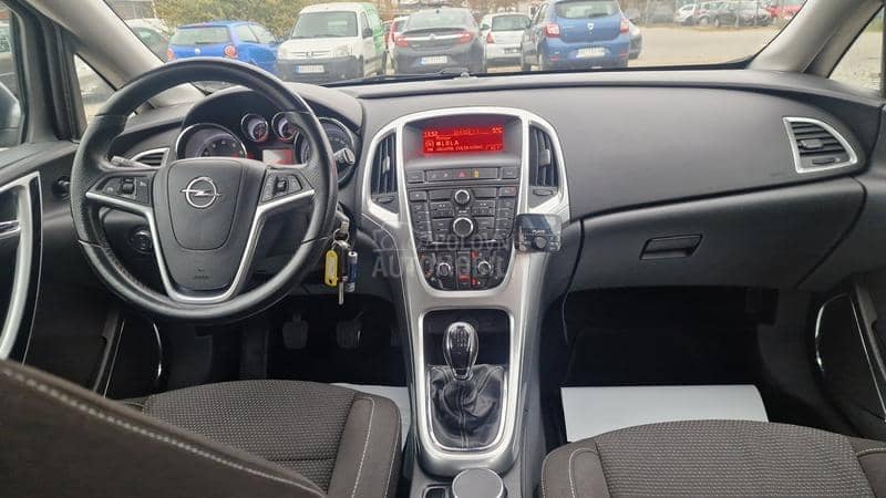 Opel Astra J KREDlT BEZ UCESCA