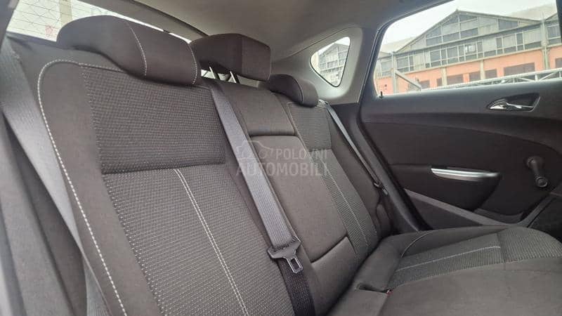 Opel Astra J KREDlT BEZ UCESCA