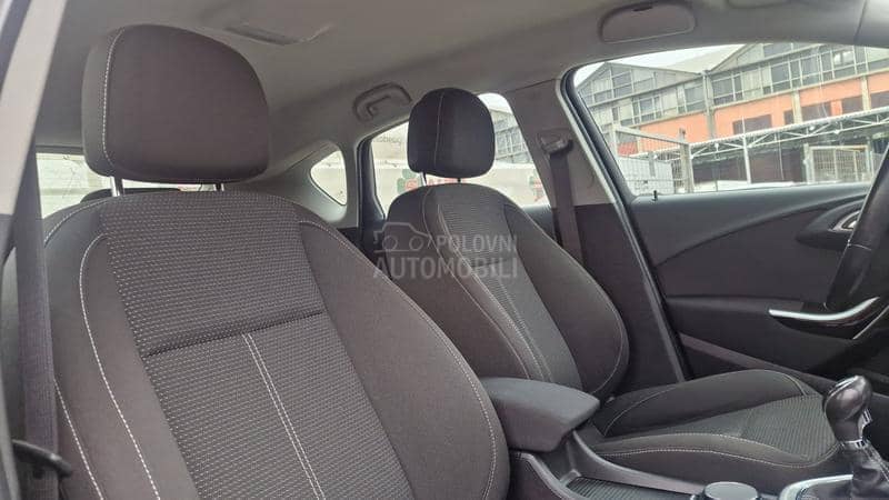 Opel Astra J KREDlT BEZ UCESCA