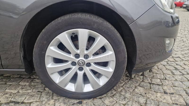 Opel Astra J KREDlT BEZ UCESCA