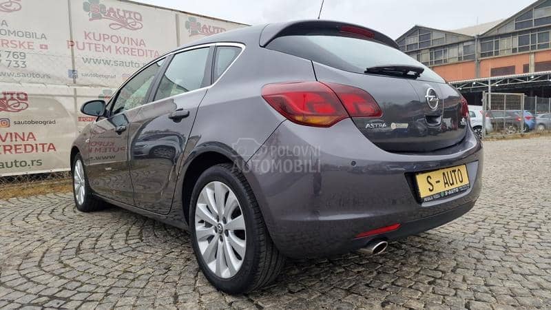 Opel Astra J KREDlT BEZ UCESCA