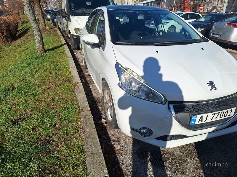 Peugeot 208 ZA PREPRODAVCE